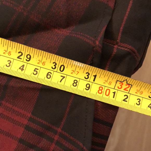 Long length button up top, red/black check pattern size L - Picture 5 of 6